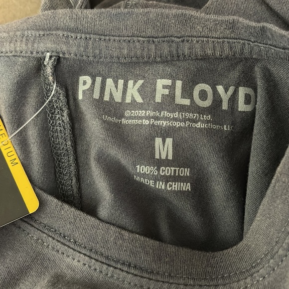 Pink Floyd Grey Graphic T-Shirt NWT Size Medium - Picture 8 of 8